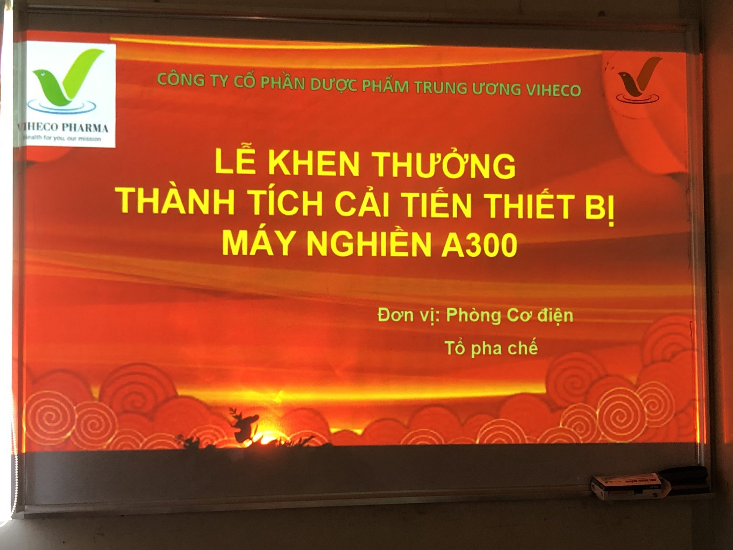 Viheco trao thưởng cho sáng kiến cải tiến máy nghiền A300 cho phòng cơ điện và tổ pha chế